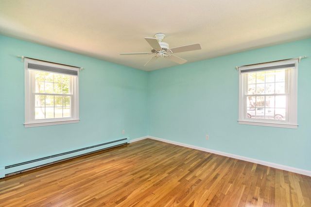 20 Forest Drive, Bedford, NH 03110