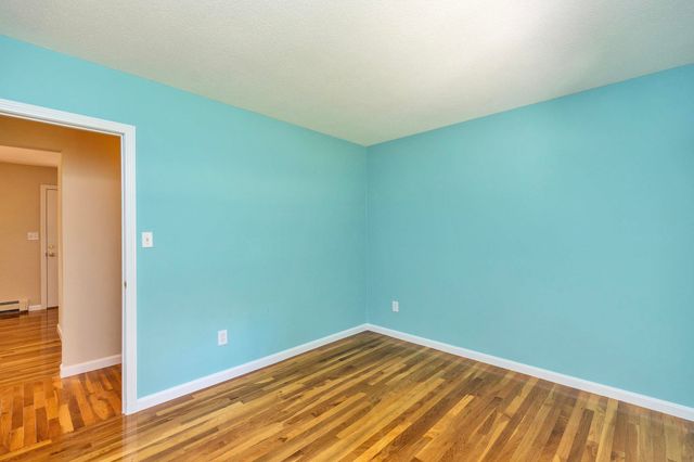 20 Forest Drive, Bedford, NH 03110