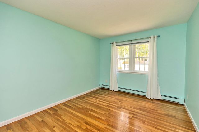 20 Forest Drive, Bedford, NH 03110