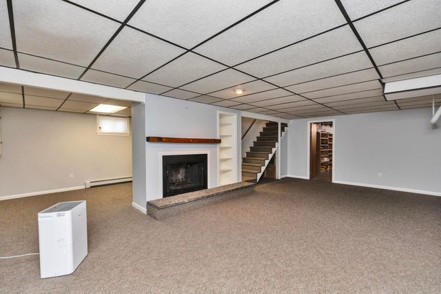 20 Forest Drive, Bedford, NH 03110