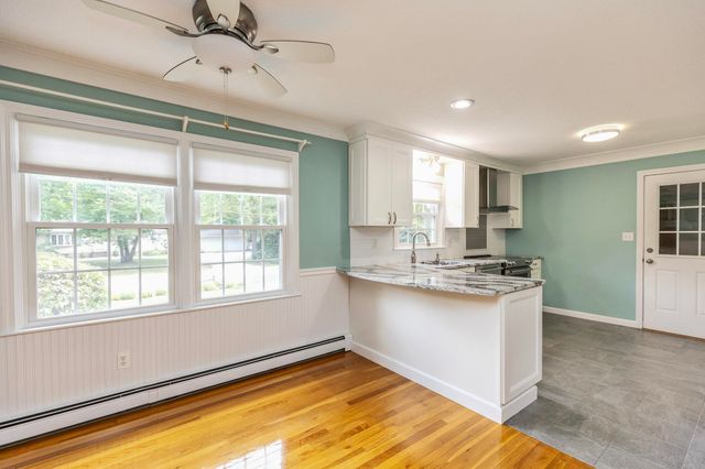 20 Forest Drive, Bedford, NH 03110