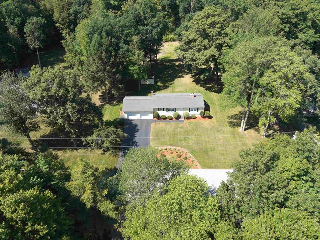 20 Forest Drive, Bedford, NH 03110