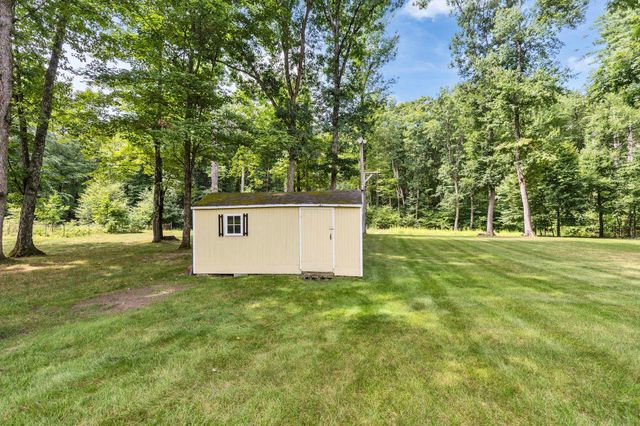20 Forest Drive, Bedford, NH 03110