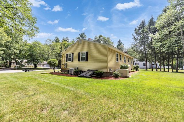 20 Forest Drive, Bedford, NH 03110