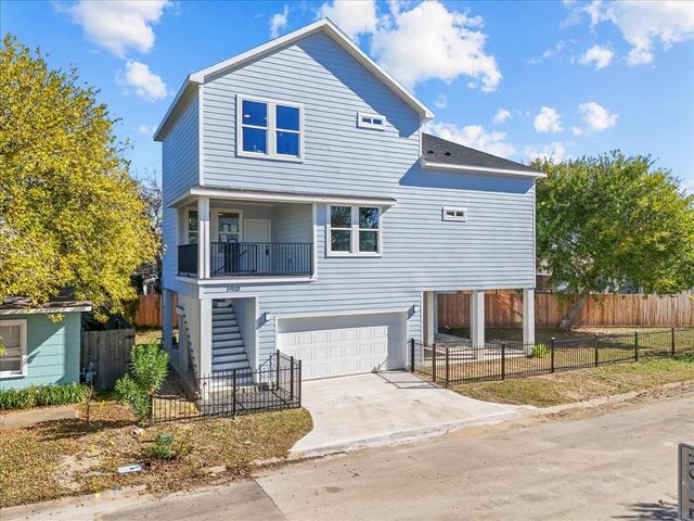 1910 Bayou Shore Drive, Galveston, TX 77551