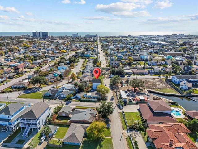 1910 Bayou Shore Drive, Galveston, TX 77551