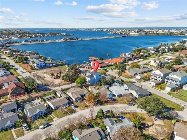 1910 Bayou Shore Drive, Galveston, TX 77551