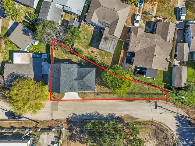 1910 Bayou Shore Drive, Galveston, TX 77551