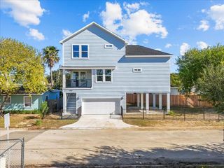 1910 Bayou Shore Drive, Galveston, TX 77551