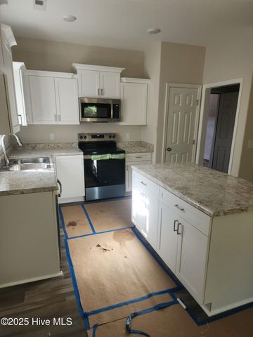 140 Dallas Drive, Beulaville, NC 28518