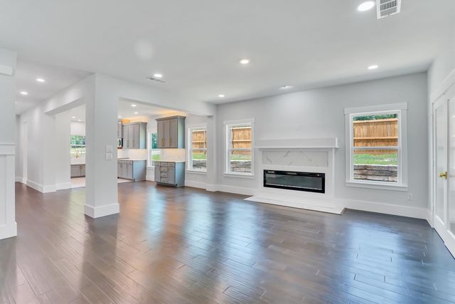 800 Crow Court, Granbury, TX 76048