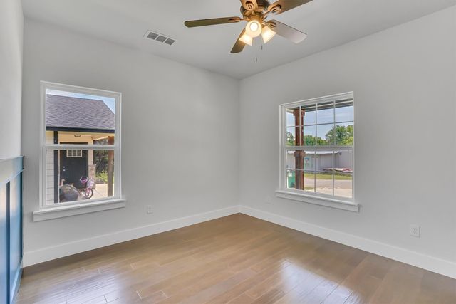 800 Crow Court, Granbury, TX 76048