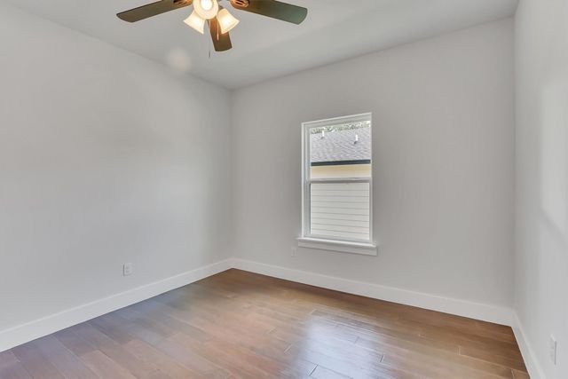 800 Crow Court, Granbury, TX 76048