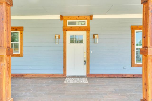 800 Crow Court, Granbury, TX 76048