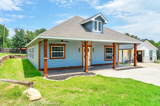 800 Crow Court, Granbury, TX 76048