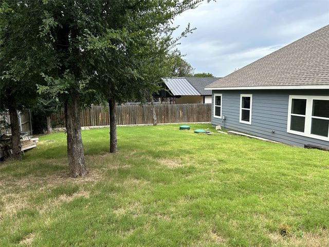800 Crow Court, Granbury, TX 76048