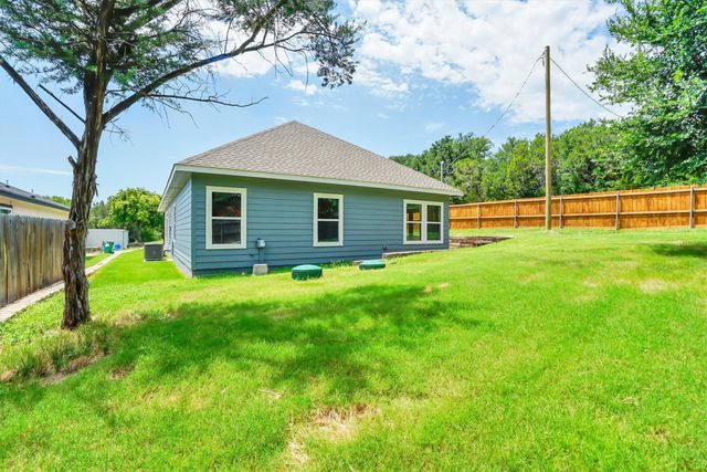 800 Crow Court, Granbury, TX 76048