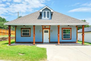 800 Crow Court, Granbury, TX 76048