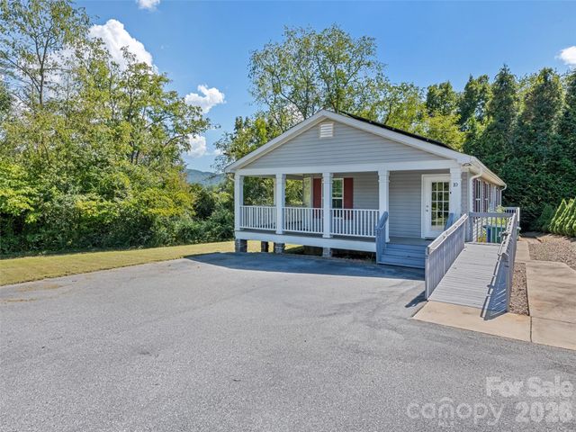 10 Enochs Way, Fletcher, NC 28732