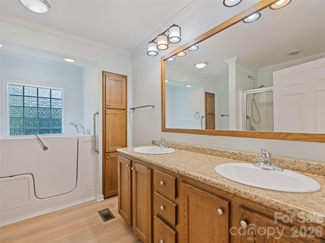 10 Enochs Way, Fletcher, NC 28732