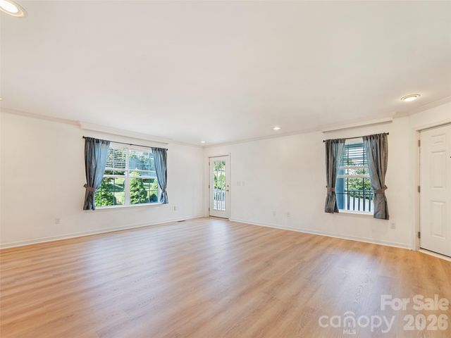 10 Enochs Way, Fletcher, NC 28732