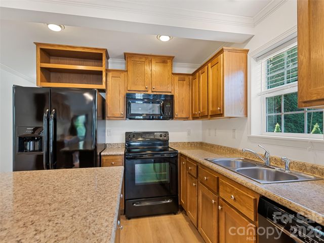 10 Enochs Way, Fletcher, NC 28732