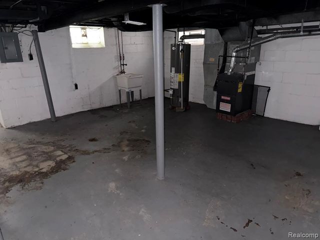 17558 San Juan Drive, Detroit, MI 48221