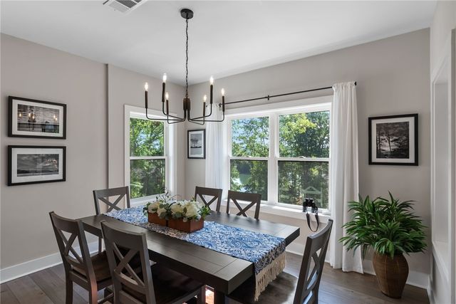 118 Squirrel Point, Six Mile, SC 29682