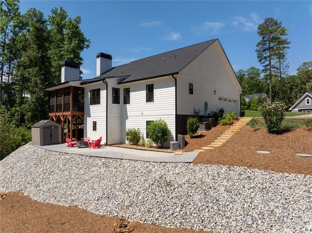 118 Squirrel Point, Six Mile, SC 29682