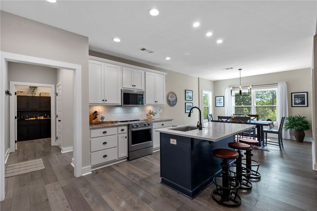 118 Squirrel Point, Six Mile, SC 29682
