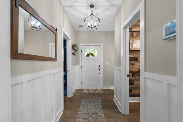 118 Squirrel Point, Six Mile, SC 29682