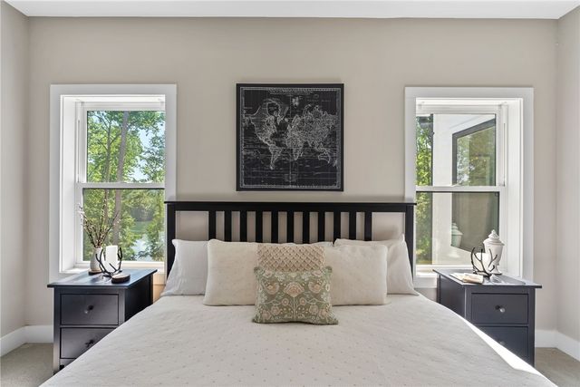 118 Squirrel Point, Six Mile, SC 29682