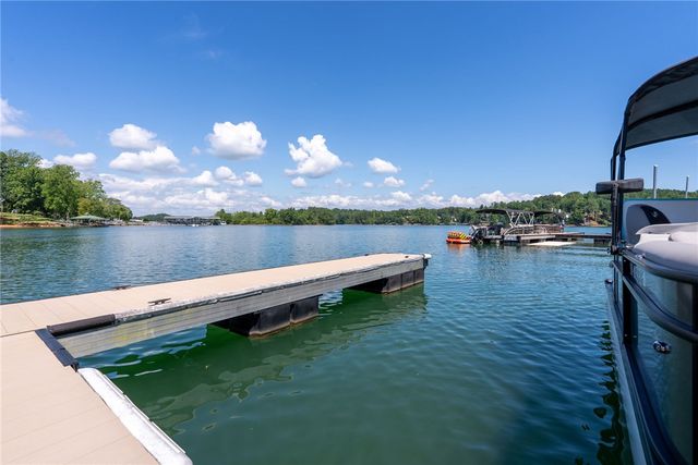 118 Squirrel Point, Six Mile, SC 29682