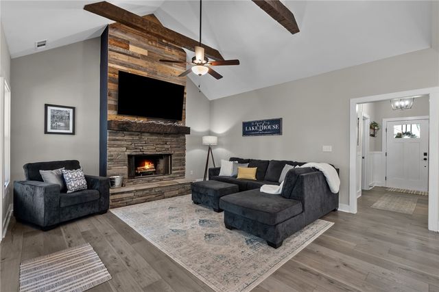 118 Squirrel Point, Six Mile, SC 29682