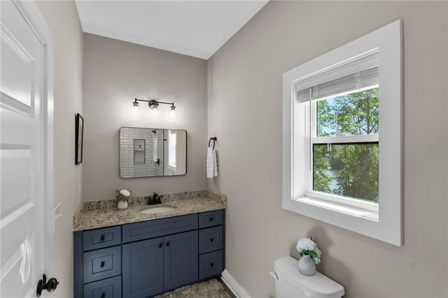 118 Squirrel Point, Six Mile, SC 29682