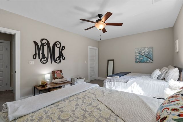 118 Squirrel Point, Six Mile, SC 29682