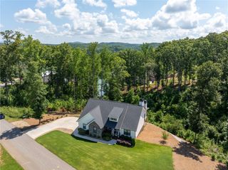 118 Squirrel Point, Six Mile, SC 29682