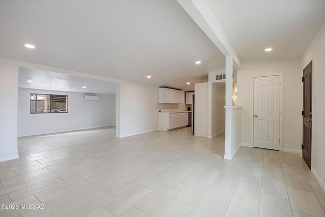 5640 E Calle Aurora, Tucson, AZ 85711