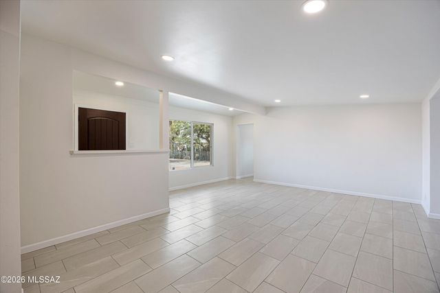 5640 E Calle Aurora, Tucson, AZ 85711