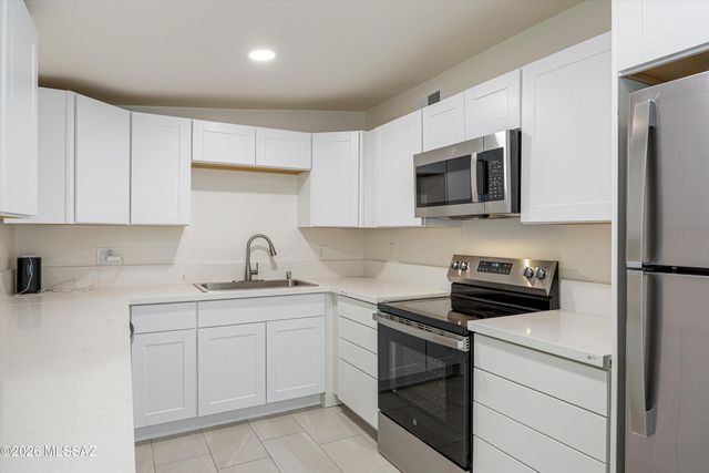 5640 E Calle Aurora, Tucson, AZ 85711