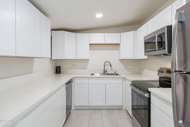 5640 E Calle Aurora, Tucson, AZ 85711