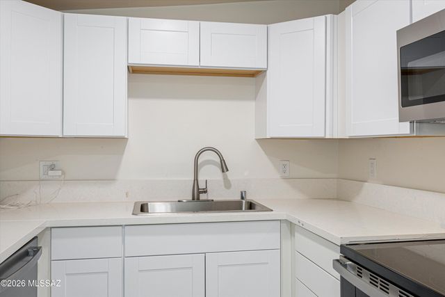 5640 E Calle Aurora, Tucson, AZ 85711