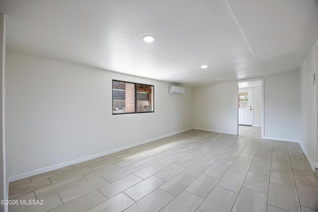 5640 E Calle Aurora, Tucson, AZ 85711