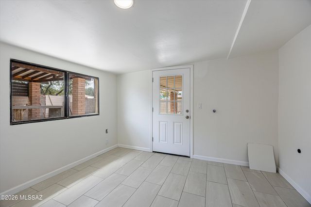 5640 E Calle Aurora, Tucson, AZ 85711