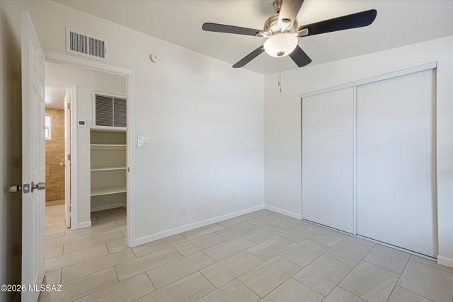 5640 E Calle Aurora, Tucson, AZ 85711