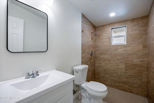 5640 E Calle Aurora, Tucson, AZ 85711