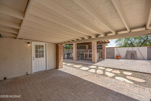 5640 E Calle Aurora, Tucson, AZ 85711