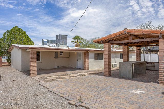 5640 E Calle Aurora, Tucson, AZ 85711