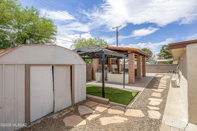 5640 E Calle Aurora, Tucson, AZ 85711