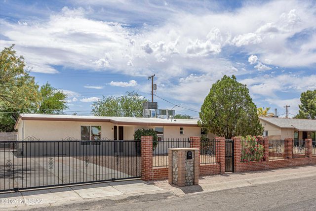5640 E Calle Aurora, Tucson, AZ 85711